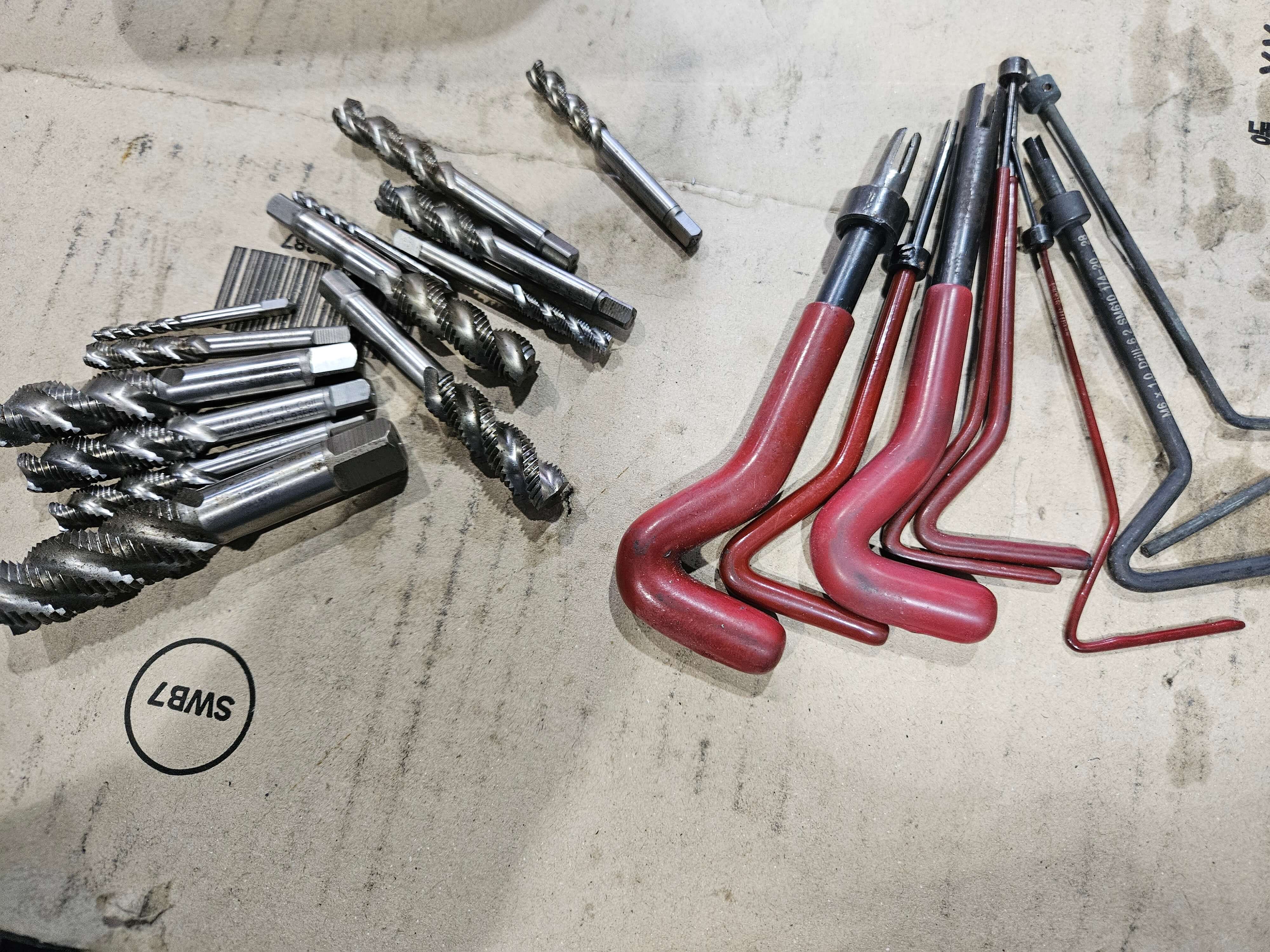 헬리코일 삽입공구3