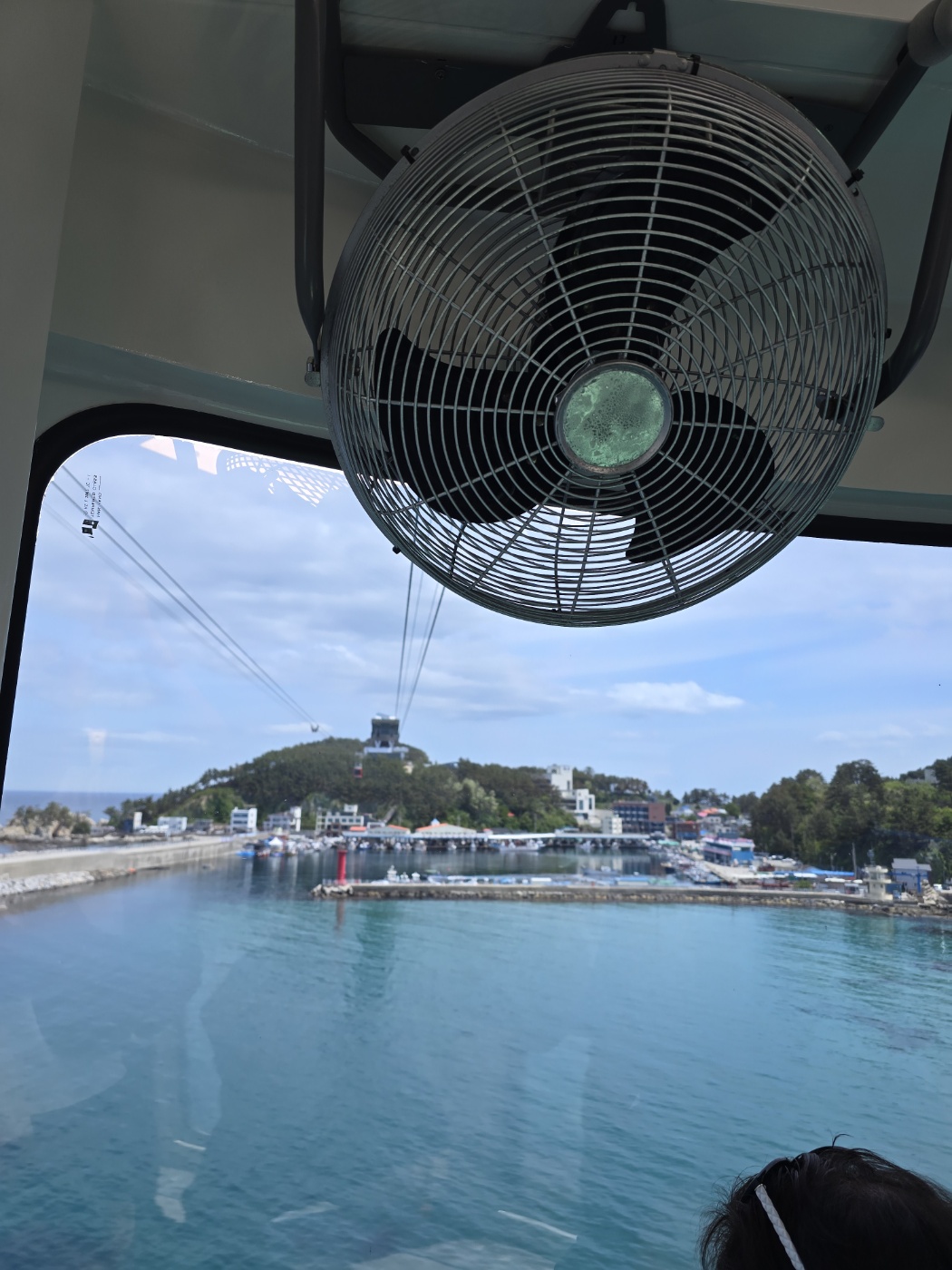 케이블카안에 선풍기