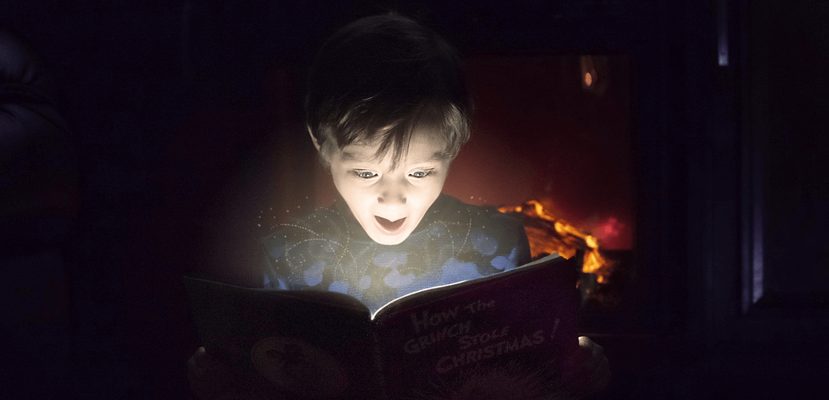 책 읽는 아이 사진