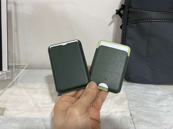 다이소 슈피겐 맥세이프 카드지갑 비교 사진