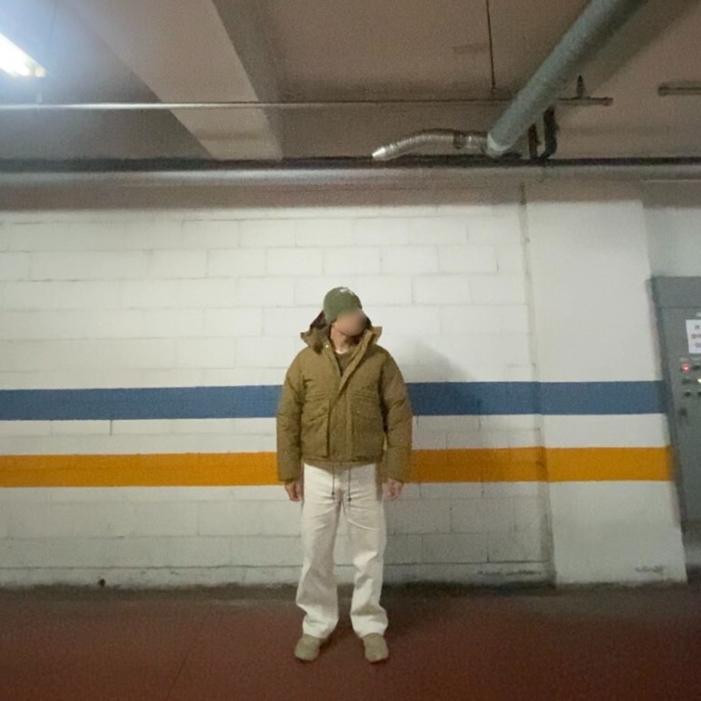 데일리룩(오뭘입) 슈프림x뉴에라 비니&#44; 유니폼브릿지 파카점퍼패딩&#44; 무신사스탠다드 크림 와이드데님팬츠&#44; 아디다스 오즈위고&#44; 남자데일리룩&#44; 남자데일리코디&#44; 남자데일리패션&#44; ootd