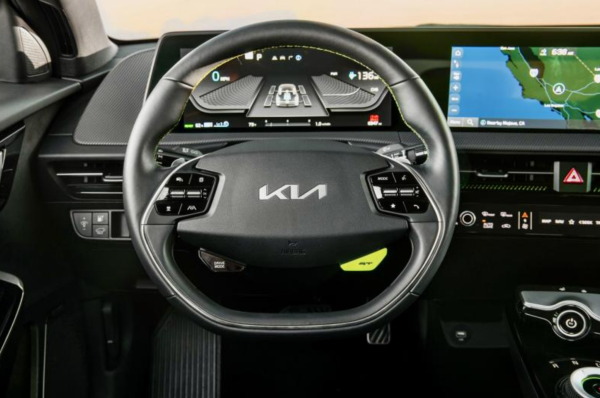 기아 EV6 스티어링 휠