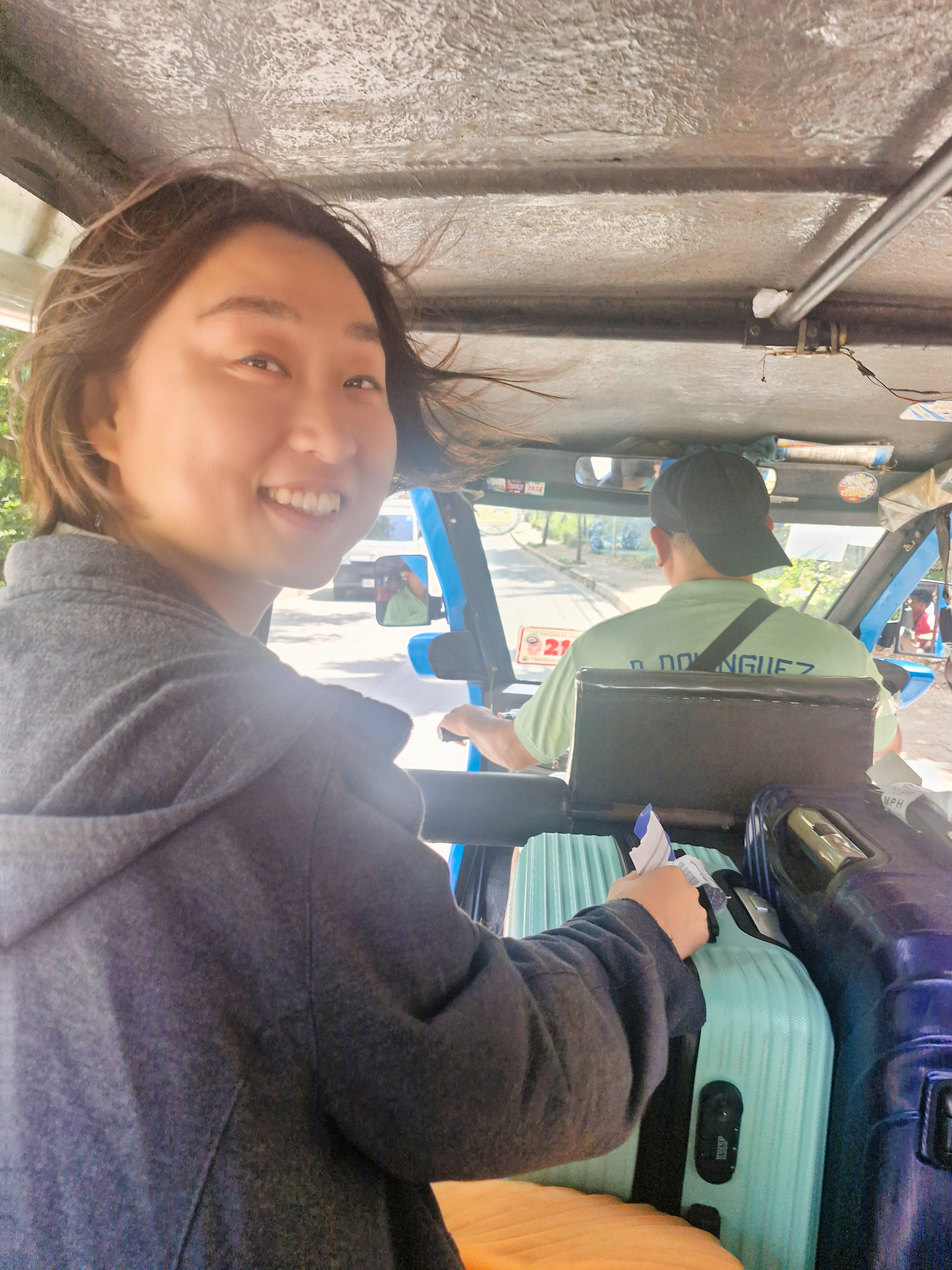 선착장에서 트라이시클 타고 픽업차량으로 이동