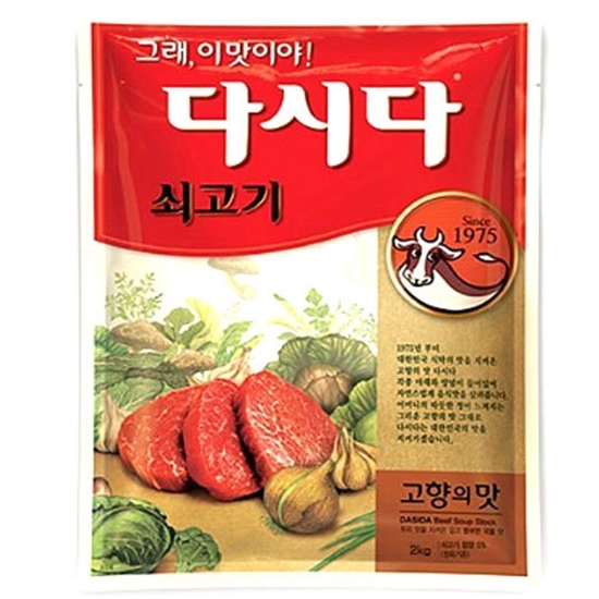 어머니들의 고향의 맛 다시다. 다시다를 볶음 요리에 사용하는 경우는 거의 없다.