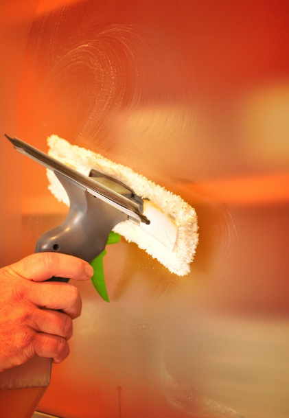 욕실의 곰팡이와 물 때 완벽하게 제거하는 방법