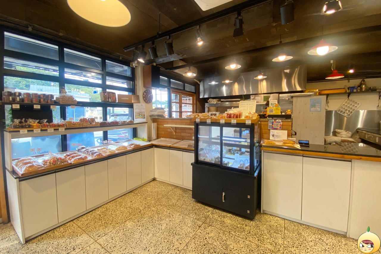 까미노빵집 내부