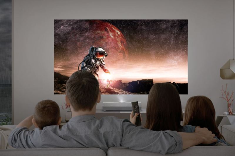 Optoma CinemaX D2 Smart UST レーザー TV プロジェクター レビュー