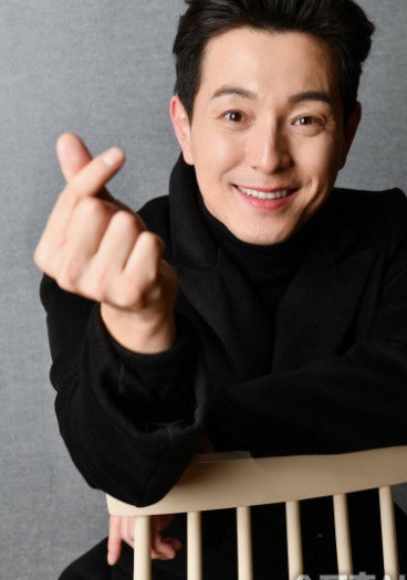정성일 프로필