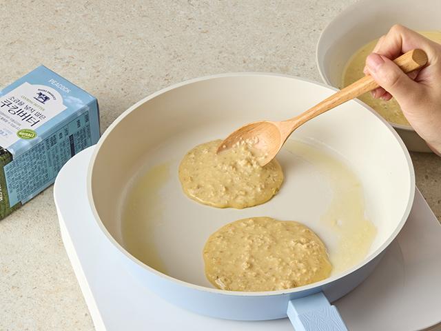 달걀 오트밀 팬케이크 만드는법 반죽