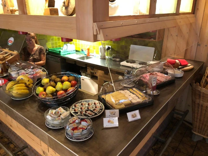 포스트하르데르마니리_조식