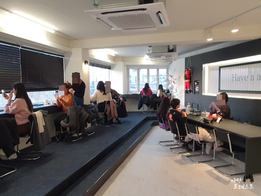 헤올 커피로스터즈 3층