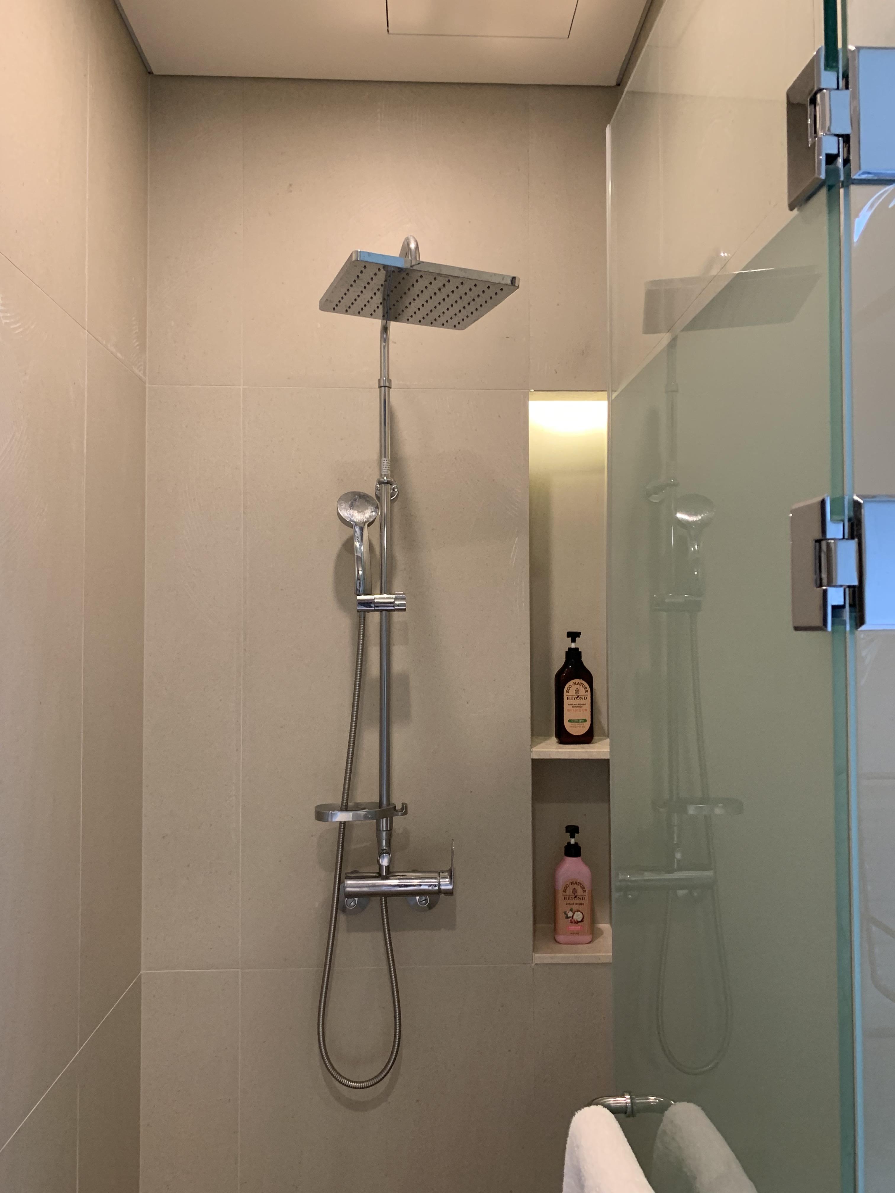 소노펠리체-델피노-실버스위트-침실2