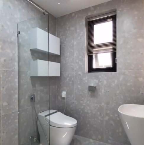 샤워장이 있는 화장실