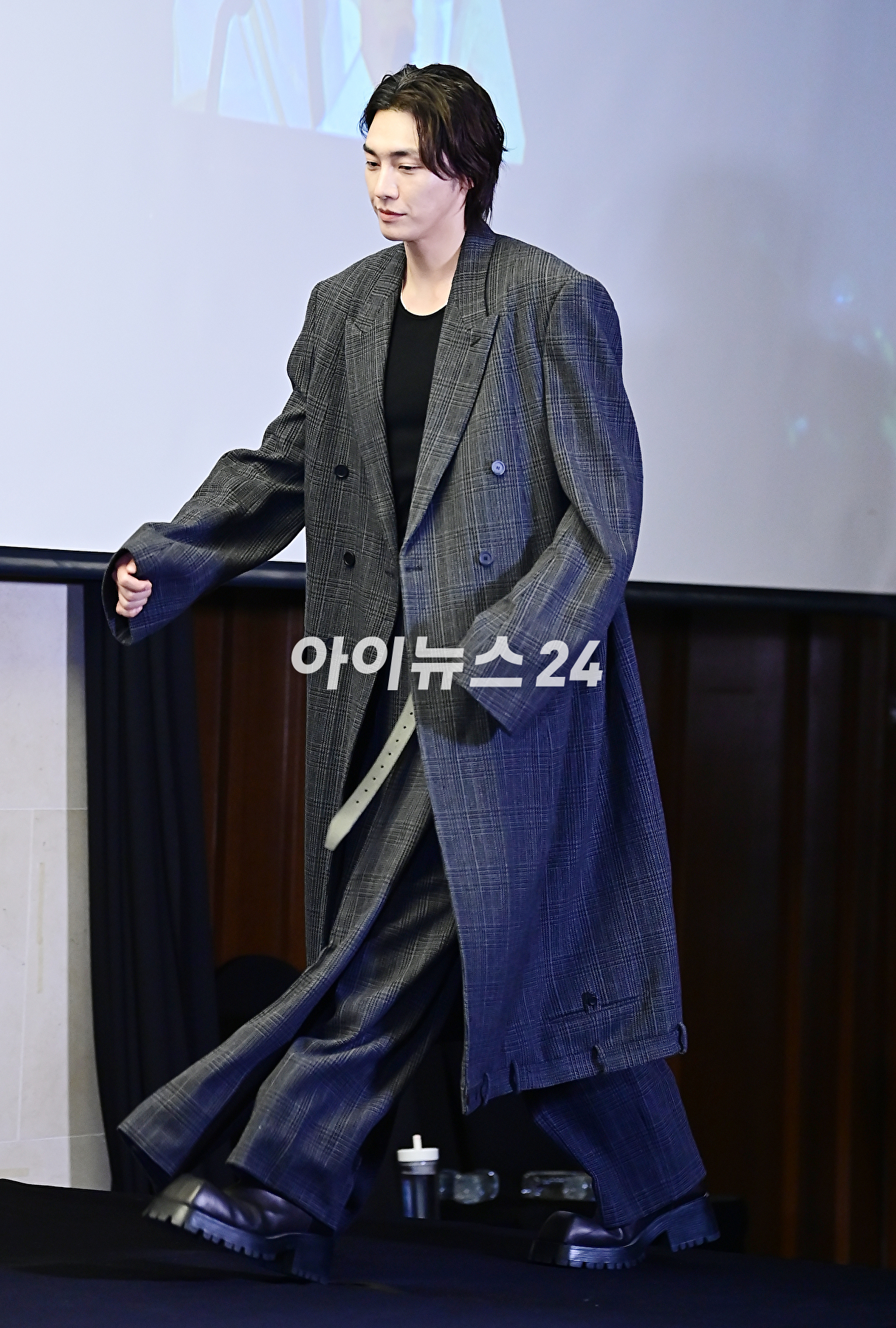 배우 김영광이 13일 오후 서울 마포구 스탠포드호텔 서울에서 진행된 지니 TV 오리지널 드라마 '악인전기' 제작발표회에서 포토타임을 갖고 있다. [사진=곽영래 기자]