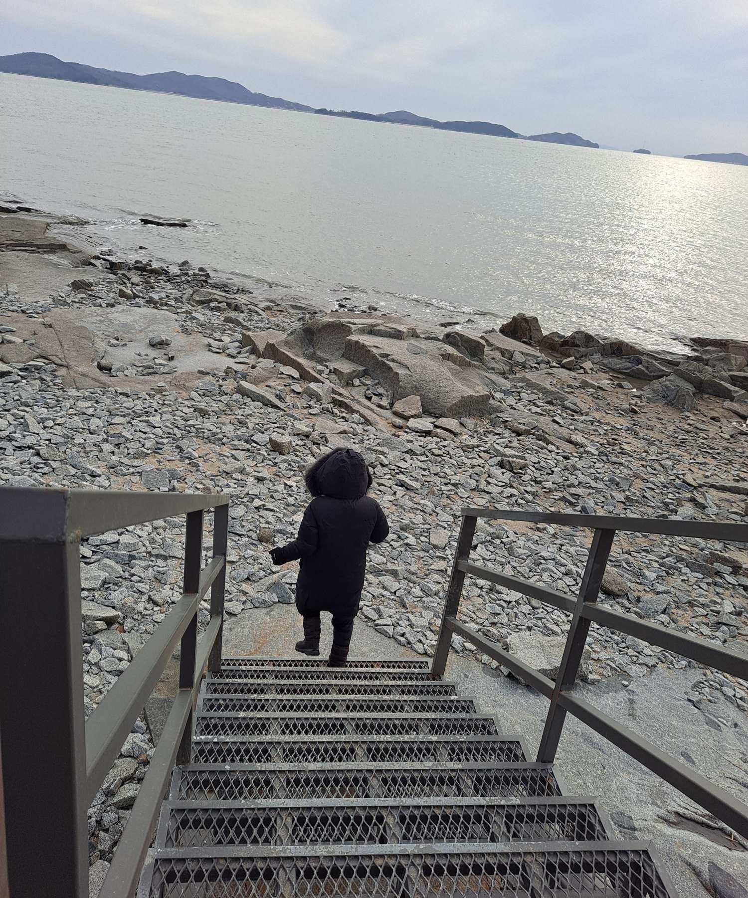 데크길 내려가는 계단