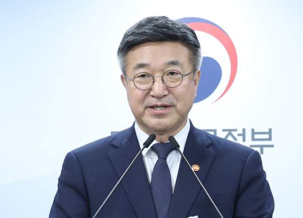 윤호중 행안부 장관 프로필 나이 고향 학력 경력 가족 논란 (장윤기 사건 사과 및 스타벅스 탱크데이 이슈 핵심 정리)