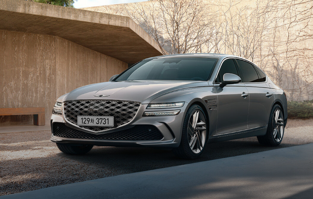 제네시스 G80 vs 경쟁 모델 비교: BMW 5시리즈, 벤츠 E클래스와 어떤 차이가?