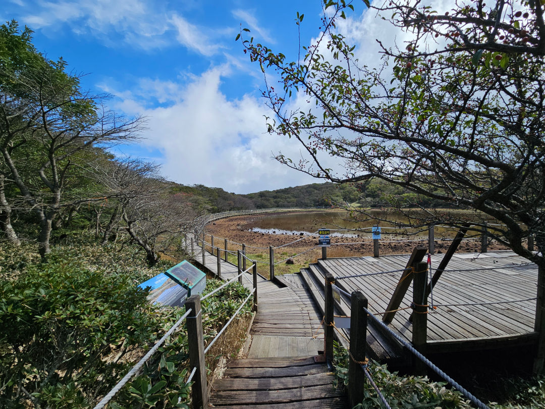 사라오름 산정호수