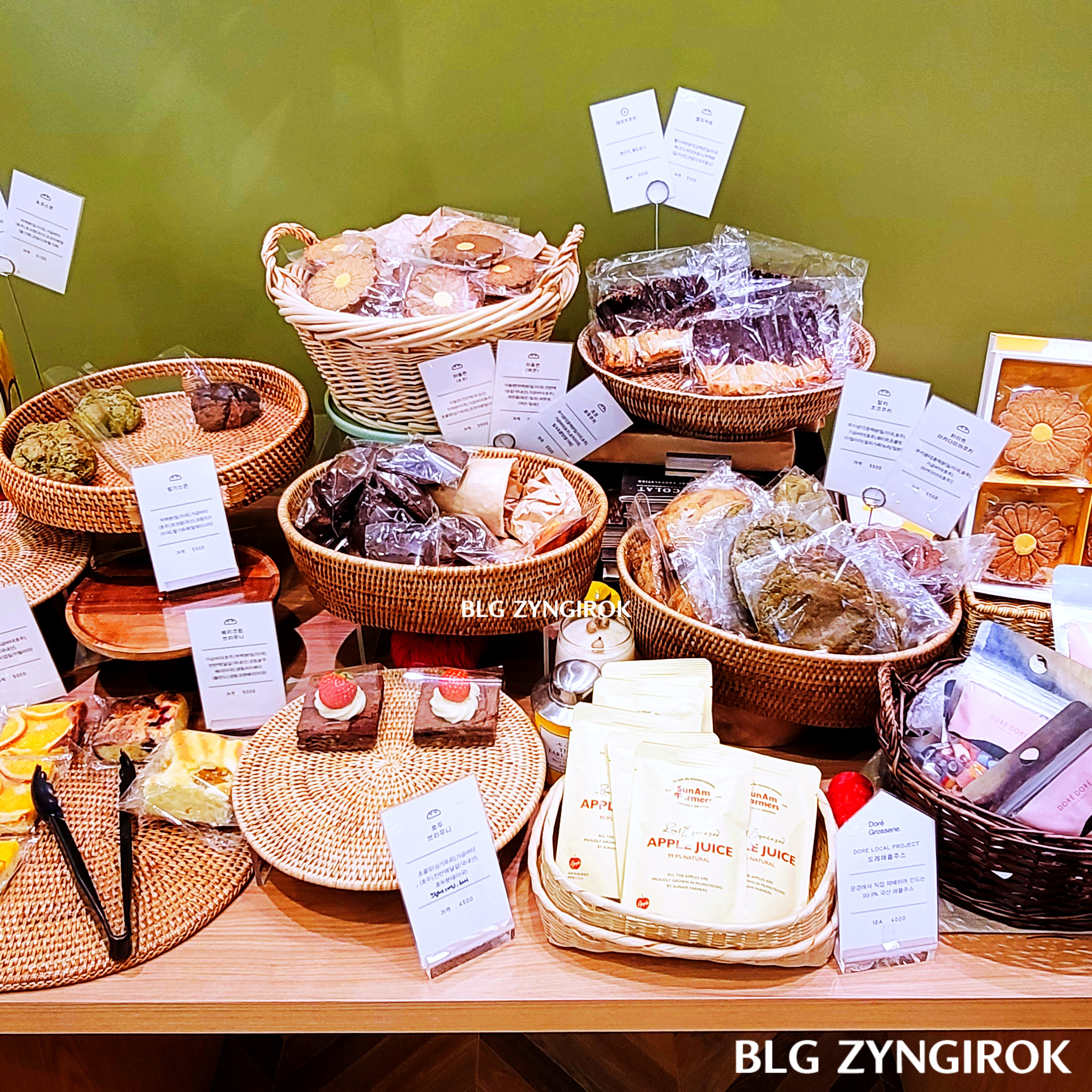 디저트들이-디피된-모습이다.