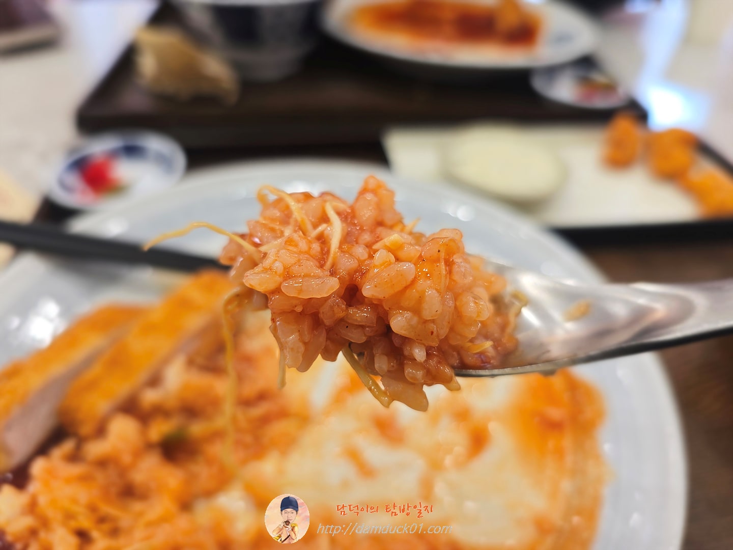 매콤로스카츠 + 치킨가라아게(5pc)