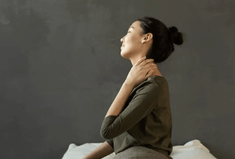 목주름 없애는 법