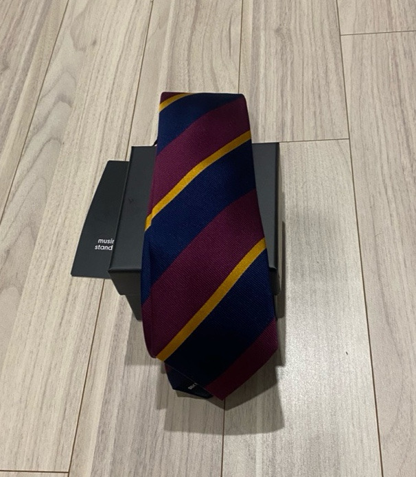 무신사 무신사스탠다드 실크 레지멘탈 프레피 프레피룩 넥타이[네이비/버건디]