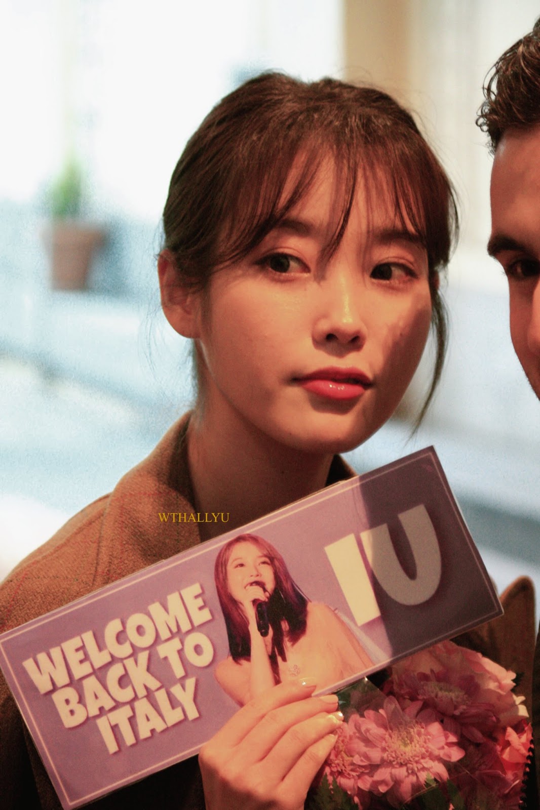 밀라노 간 아이유 패션 밀라노 간 아이유 패션