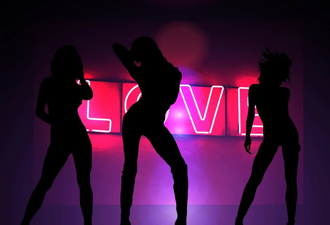 폐경기 여성건강 얼굴열감 완화와 여성호르몬 영양제 균형 가이드