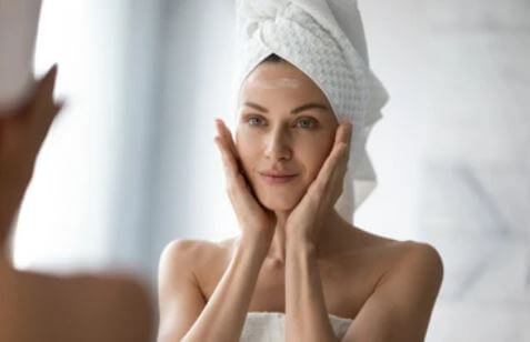 이마 주름 없애는법