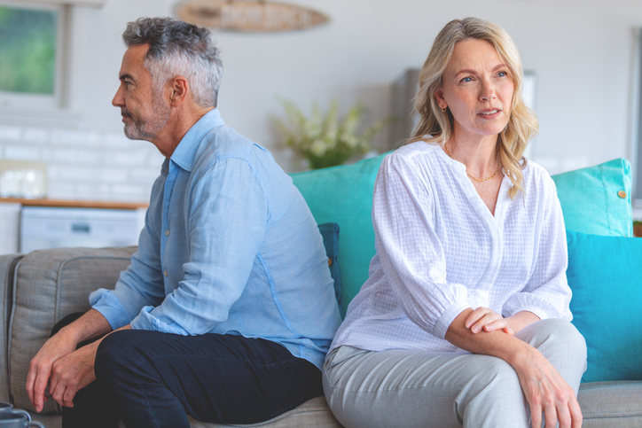 중년부부의 생활사진 이미지