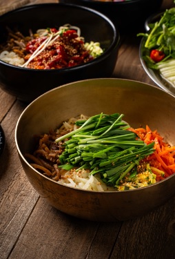 생생정보 믿고 떠나는 스타의 고장 가수 박남정 경남 한안 한식 맛집 탐밀