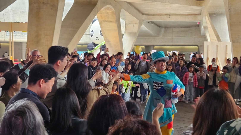 [5월 축제]2025 DDP 봄축제 : 디자인 테마파크❘사전예매 방법, 프로그램, 공연 정리