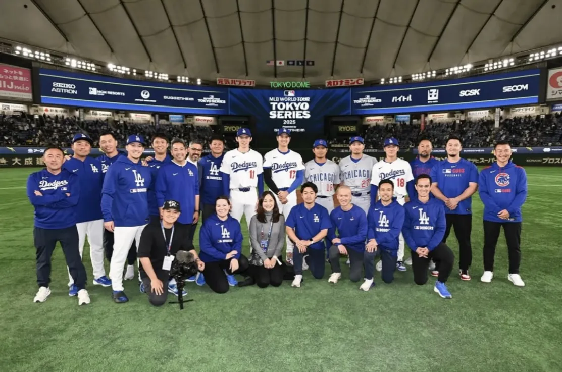 손흥민, 손흥민 시구, 손흥민 오타니, 오타니 쇼헤이, LA 다저스, 손흥민 LA 다저스 시구, LA 다저스 손흥민, 손흥민 시구 영상, 손흥민 LAFC, 손흥민 미국 이적, 손흥민 LAFC 미국 이적, 오타니 쇼헤이 손흥민, 다저스타디움 시구 일정, 손흥민 시구 날짜, 손흥민 다저스 유니폼, 김혜성 손흥민 미국, 손흥민 LAFC 유니폼, 손흥민 굿즈, 손흥민 MLS 인기, 손흥민 유니폼 판매, 손흥민 미국 활동, 손흥민 이적, 손흥민 LA 데뷔, 손흥민 오타니 만남