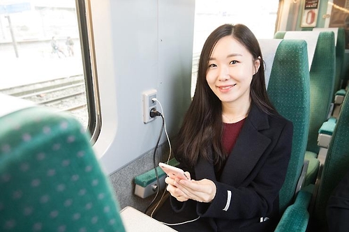 ktx 충전기 자리. 연합뉴스