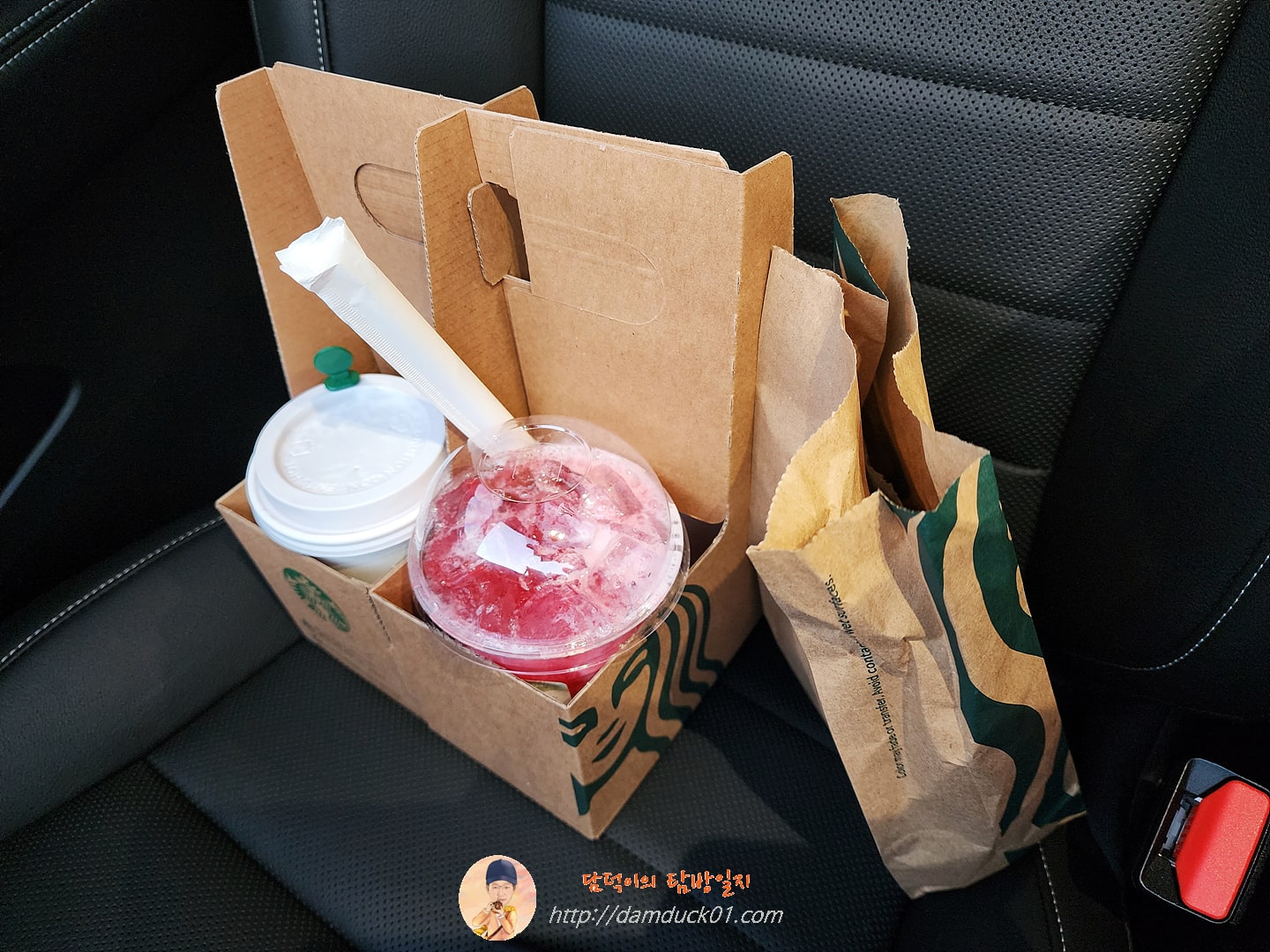 시그니처 핫 초콜릿, 스타벅스 딸기 라떼, 화이트 초콜릿 카우보이 쿠키