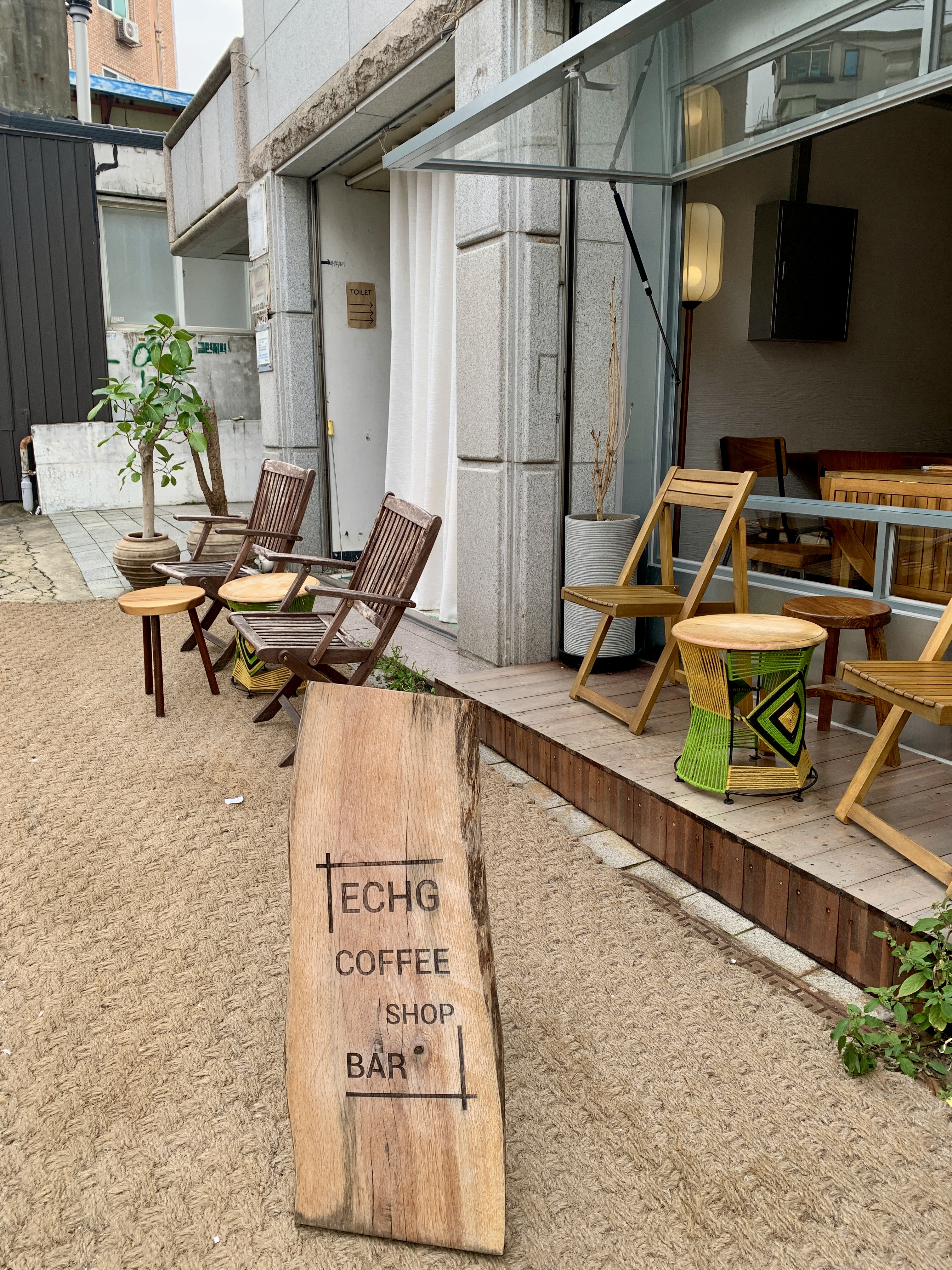 용리단길-용리단길조용한카페-용리단길카페-용리단길카페추천-에치그-ECHG-카페-용산카페