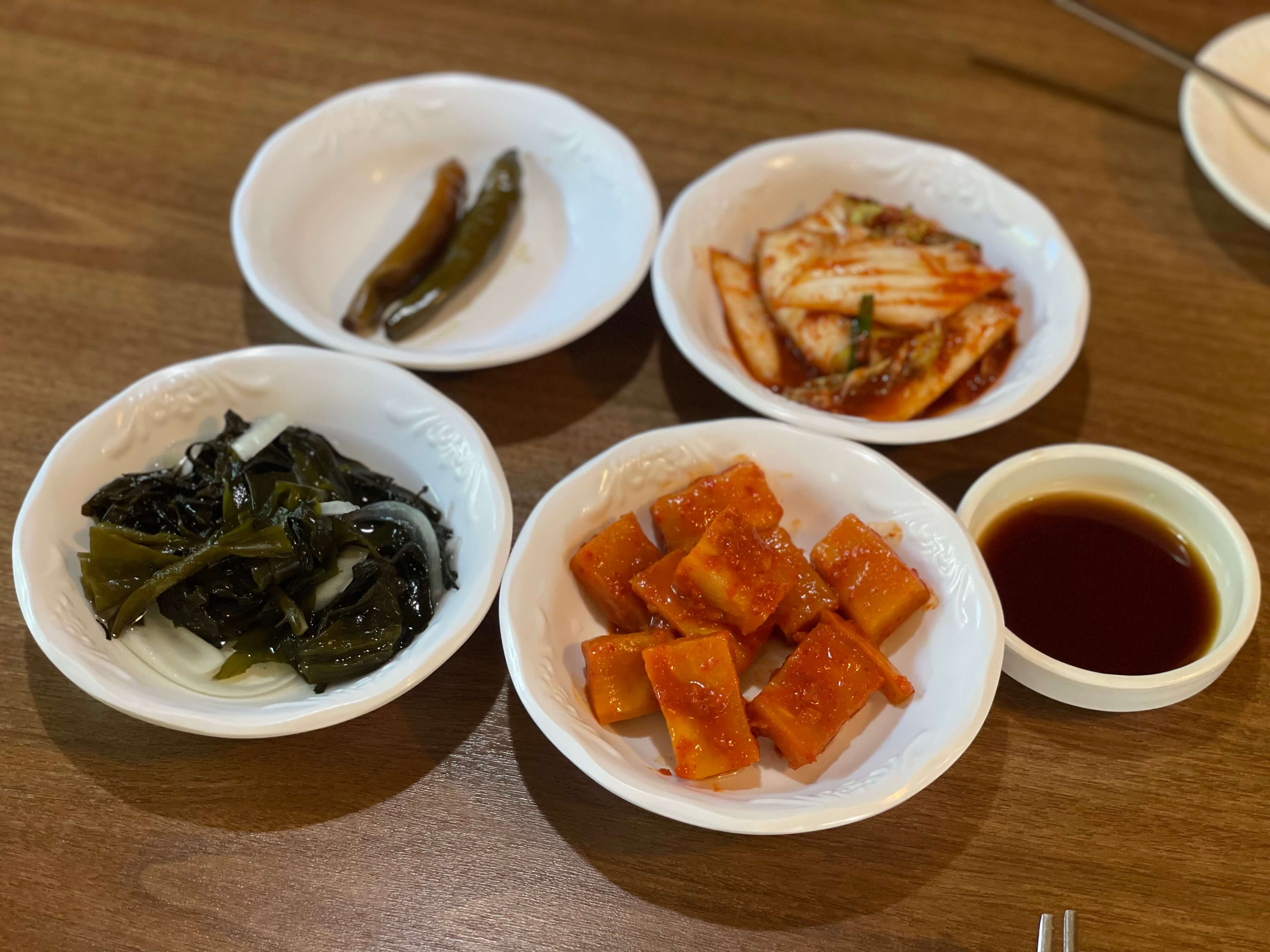 진도 작은갤러리 기본반찬