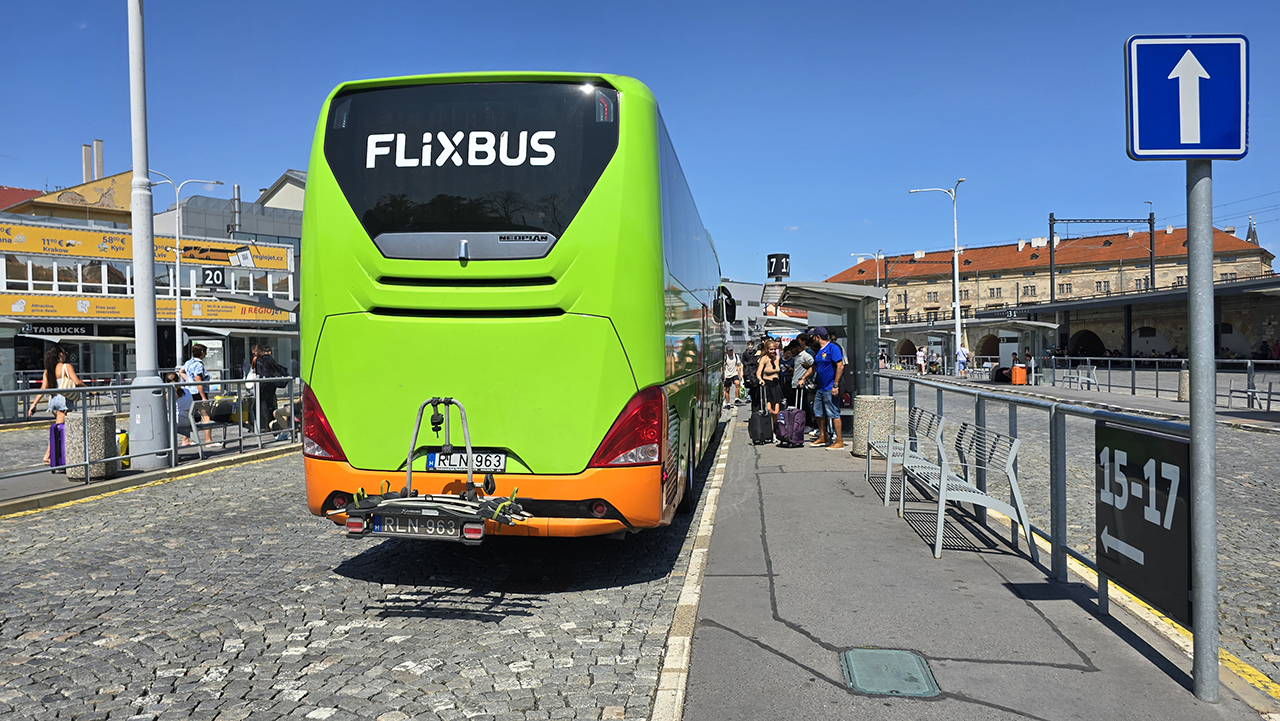 비엔나행 플릭스 버스 탑승