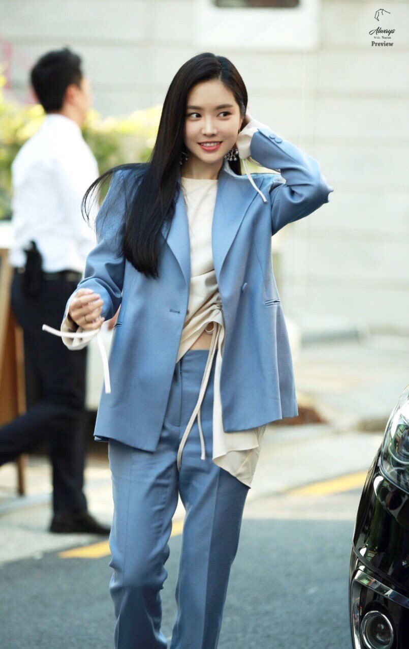 손나은 레깅스 완판녀