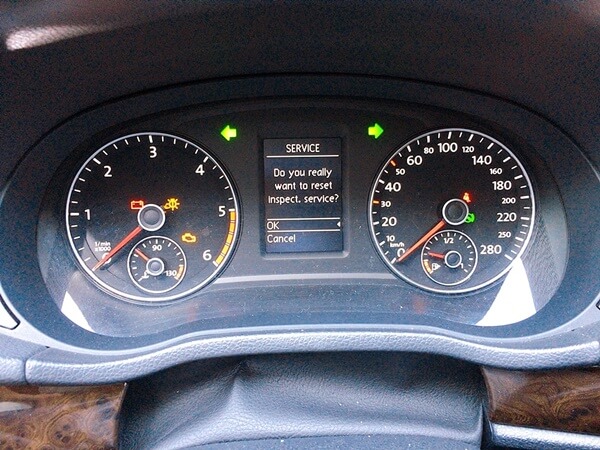 폭스바겐-CC-파사트-티구안-정기점검-오일리셋