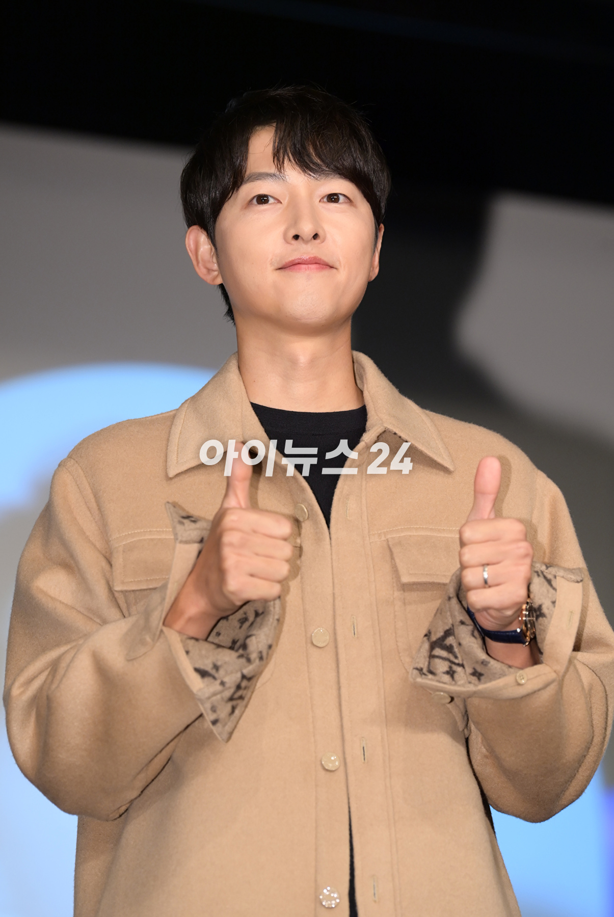 배우 송중기가 6일 오후 부산광역시 해운대구 영화의전당에서 진행된 제28회 부산국제영화제 액터스하우스에 참석하고 있다. [사진=정소희 기자]