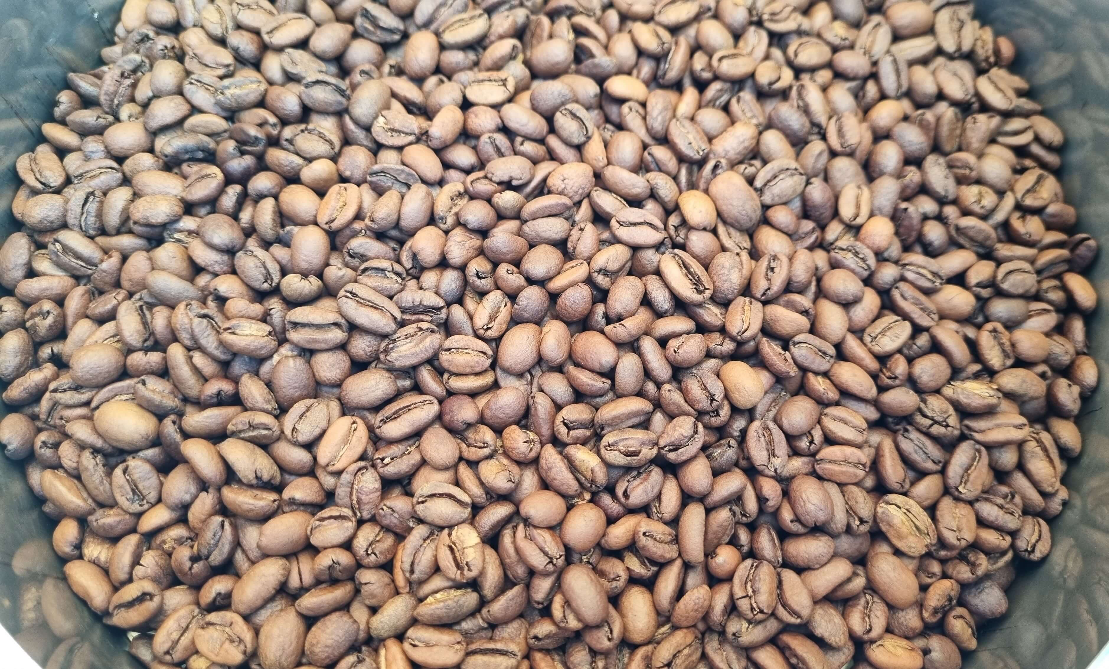 직접 로스팅한 에티오피아 후센 토르베라는 내추럴 원두 사진입니다.