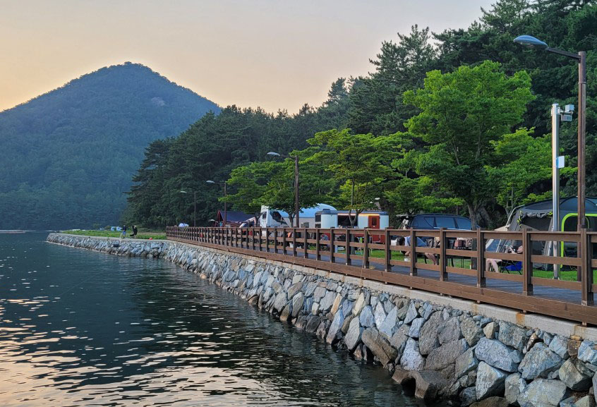 통제영오토캠핑장. 경상남도 통영시 한산면 한산일주로 171, 한산도통제영테마마을