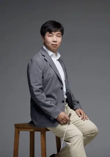 지휘자 지중배