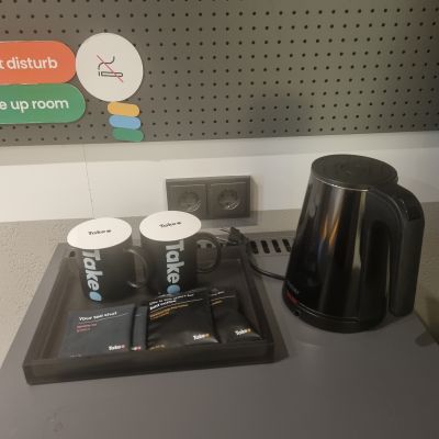 테이크호텔-서울-광명-커피포트-컵-커피-차