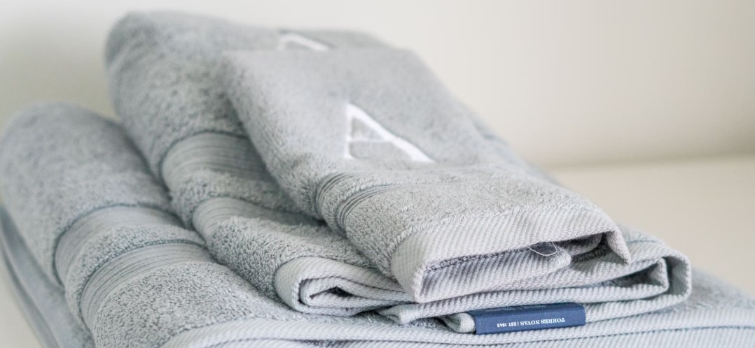 습한 날씨의 수건 관리 관련 사진