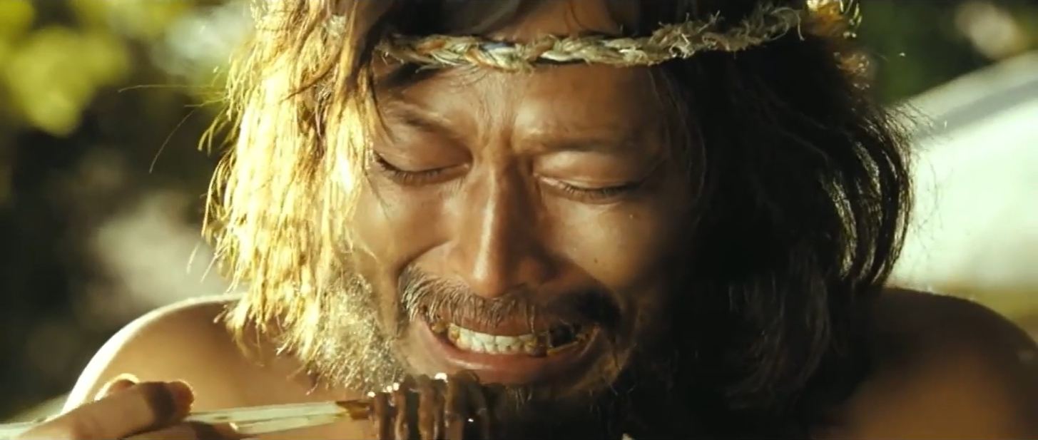 직접 만든 짜장 라면을 먹으며 눈물 흘리는 김씨 이미지