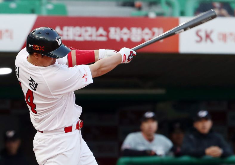 SSG 랜더스 원클럽맨 최정 야구선수