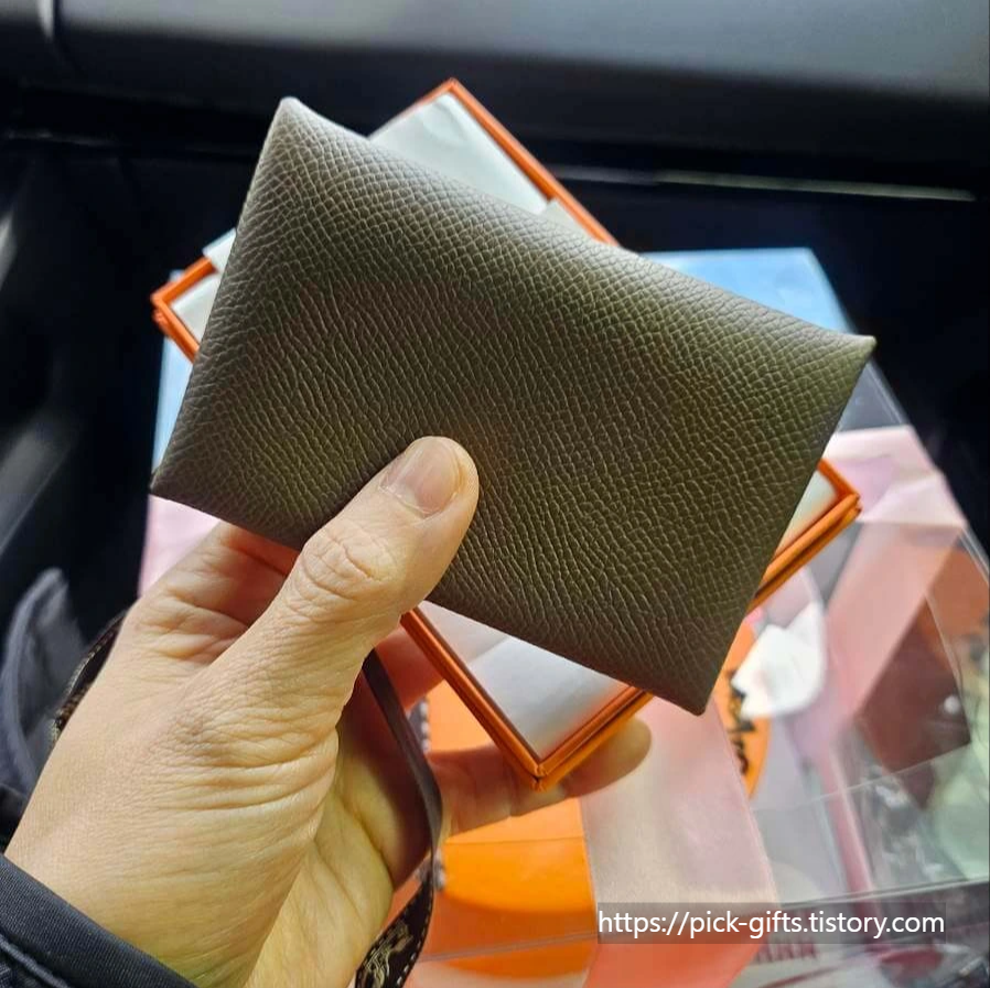생일 선물로 받은 에르메스 칼비 카드지갑