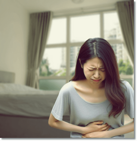위염으로 배가 아픈 여성